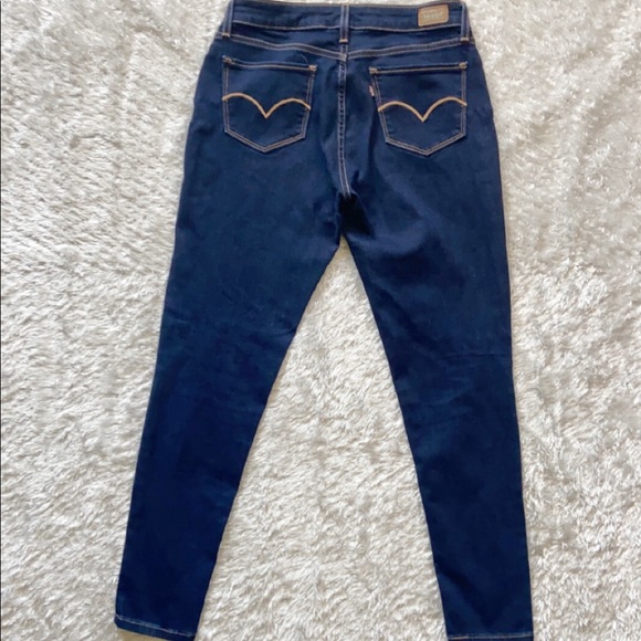 Levi’s Skinny Jean - Picture 6 of 8